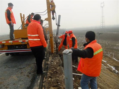 安徽Gr-A-4E護(hù)欄板 安徽Gr-A-4E護(hù)欄板